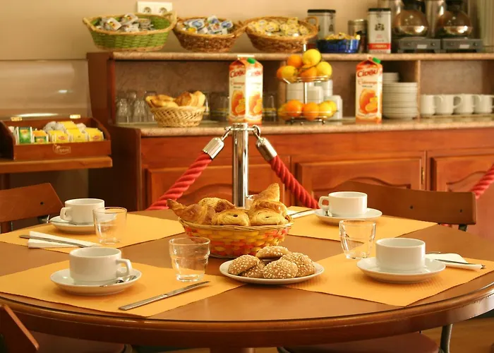 Le Dauphin 2* Ajaccio (Corsica)