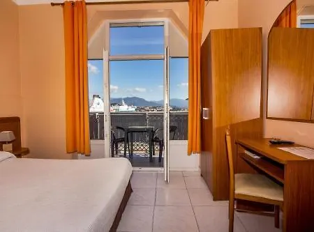 Hotel Le Dauphin 2*