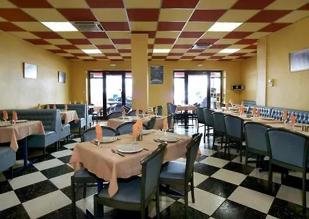 Le Dauphin 2* Ajaccio (Corsica)